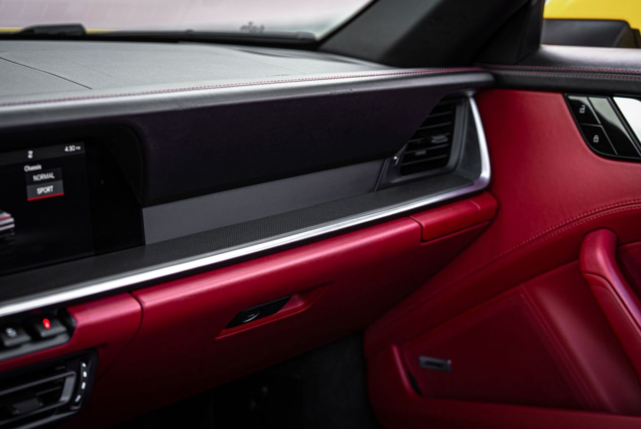 بورش 911 Carrera 4S 3.0L (380 HP) Convertible