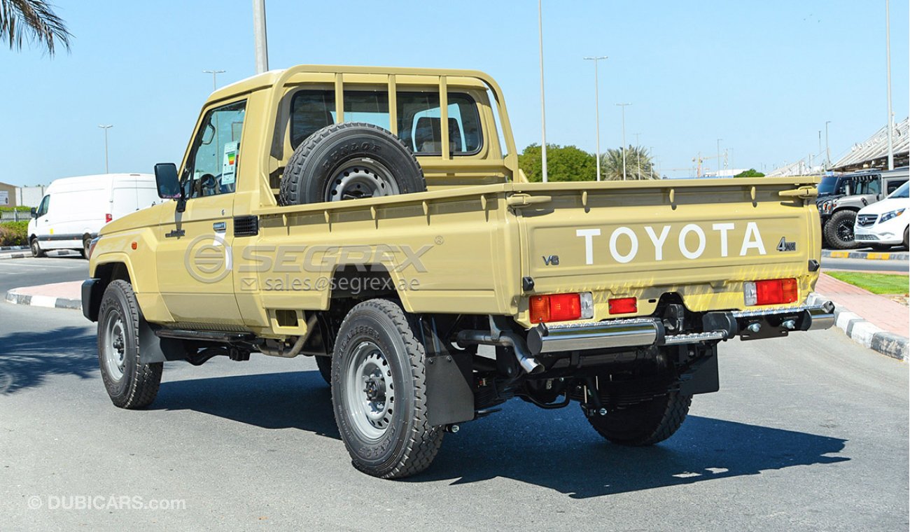 تويوتا لاند كروزر بيك آب Toyota Land Cruiser Pick Up LC79 Cabina Sencilla, 4.0L Gasolina