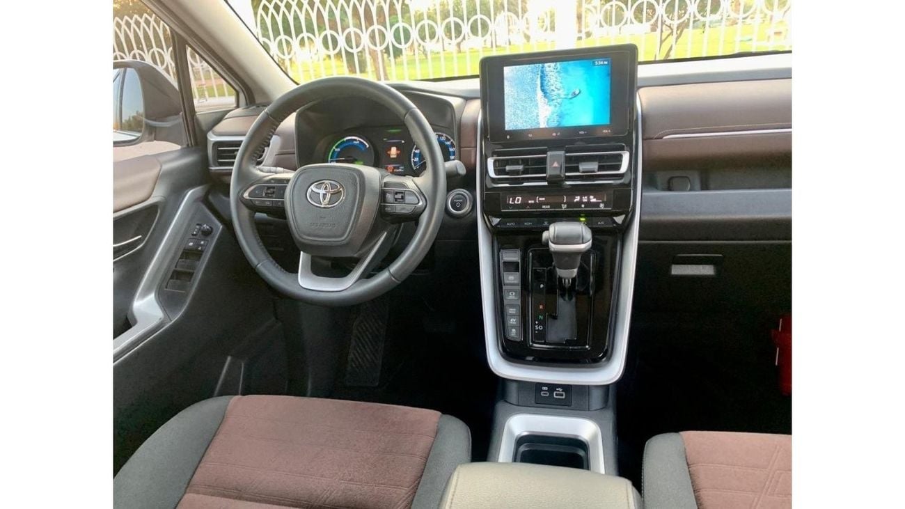 Toyota Innova TOYOTA INNOVA 2024 2.0L HYBRID, GCC SPACE Full Option