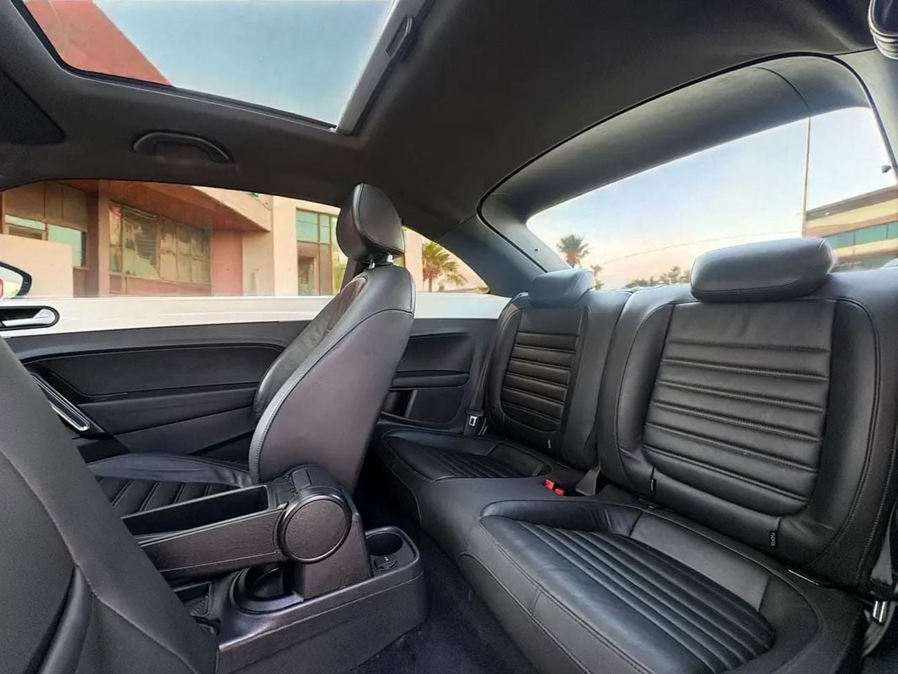 Volkswagen Beetle !! EID SALE !! 1 YEAR FREE WARRANTY !!  VOLKSWAGEN BEETLE 2.0 TSI A/T | 2015 | GCC SPECS