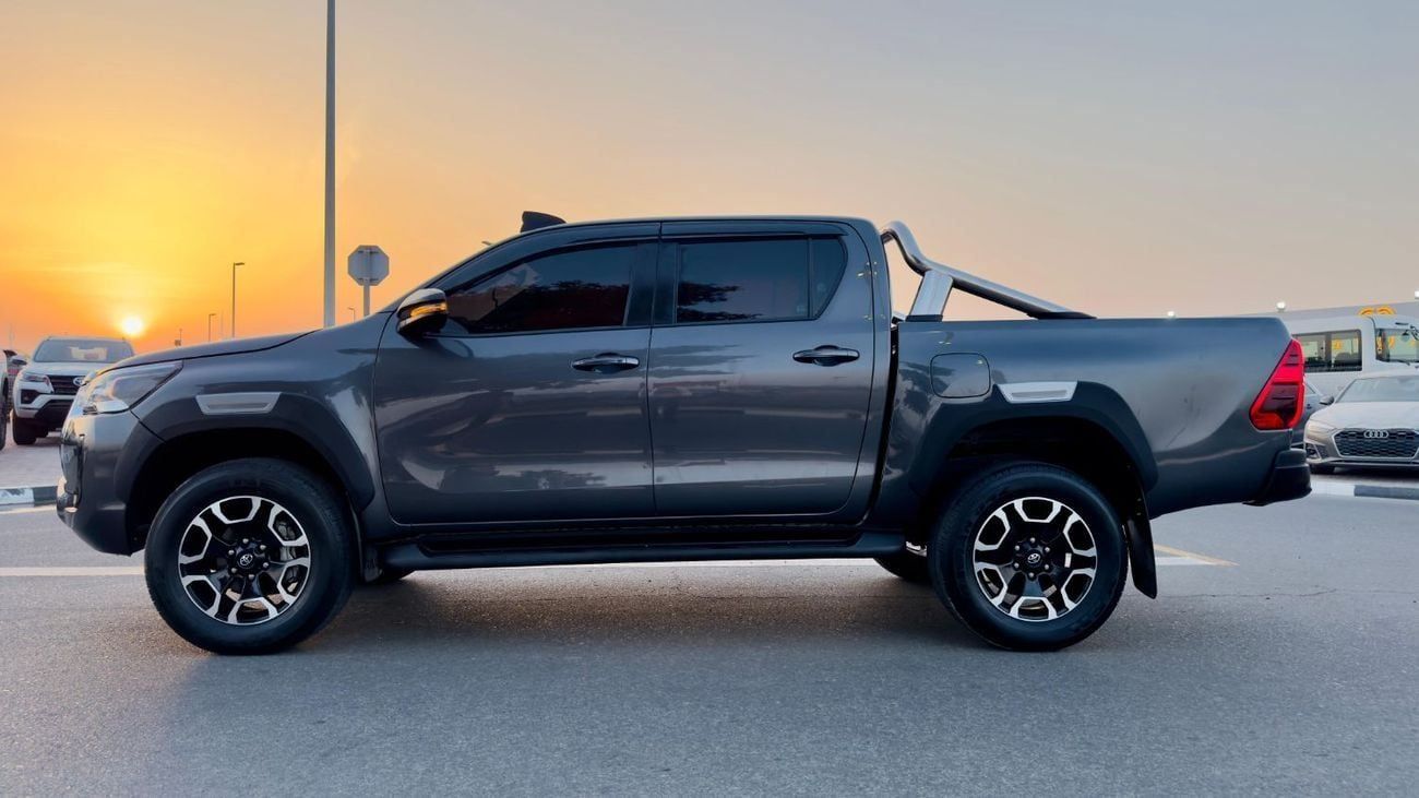تويوتا هيلوكس HYBRID SPORTS | LOW MILEAGE | RHD