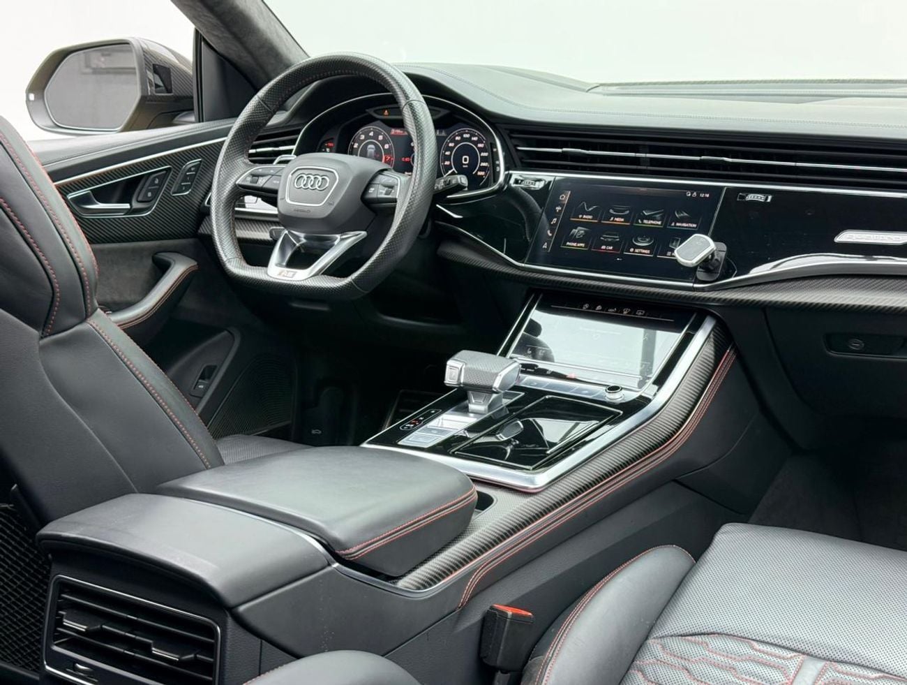 Audi RSQ8 2020 Audi RSQ8 4.0TFSI Quattro, Warranty, Carbon Fiber Package, Excellent Condition, GCC