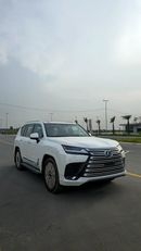 Lexus LX600 SIGNATURE omani spec with park and soft door | GCC Specs | Brand