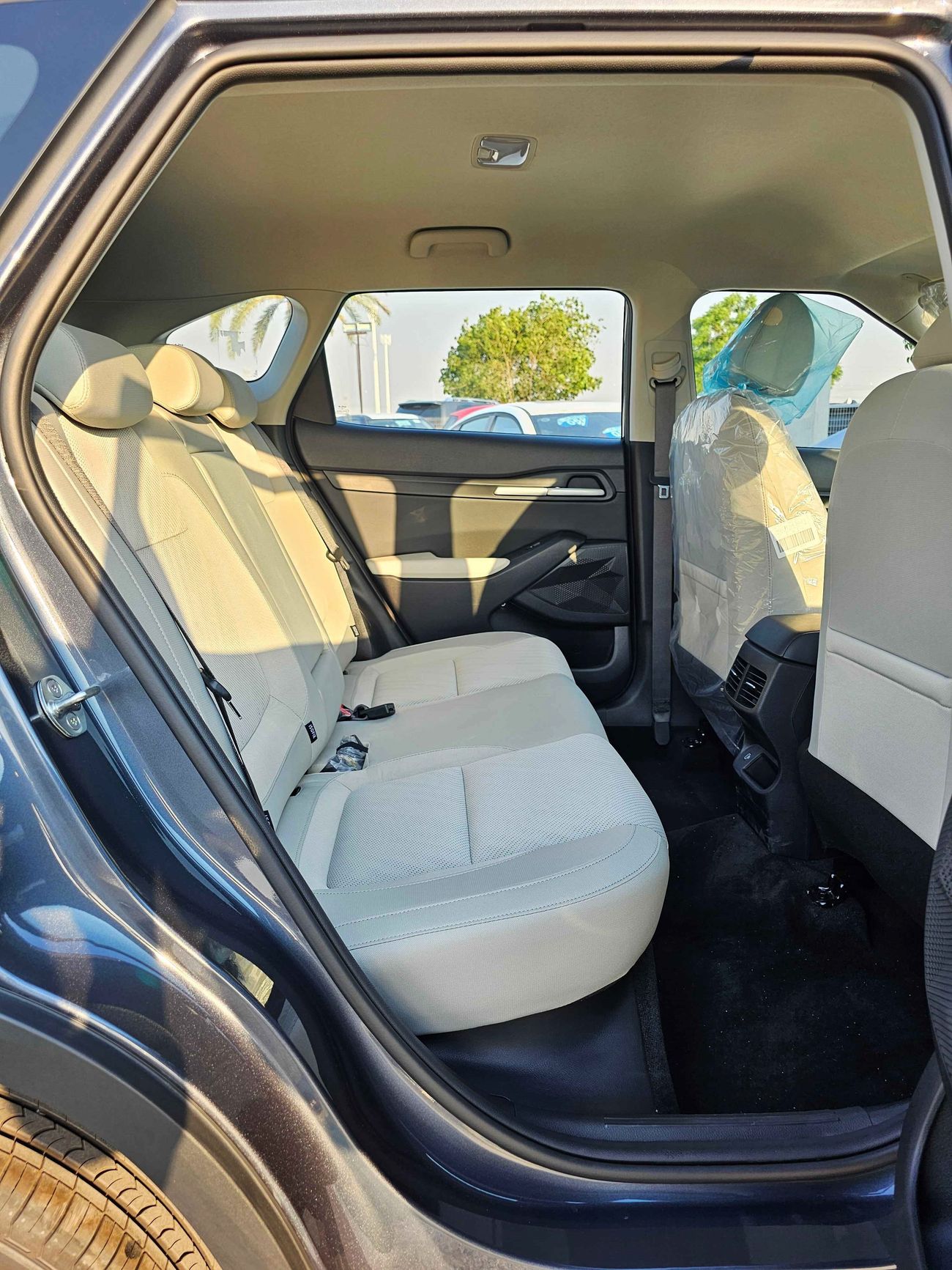 Kia Seltos 1.5L V4 /DUAL TONE/ DVD+CAMERA / PUSH START (CODE #  67974)