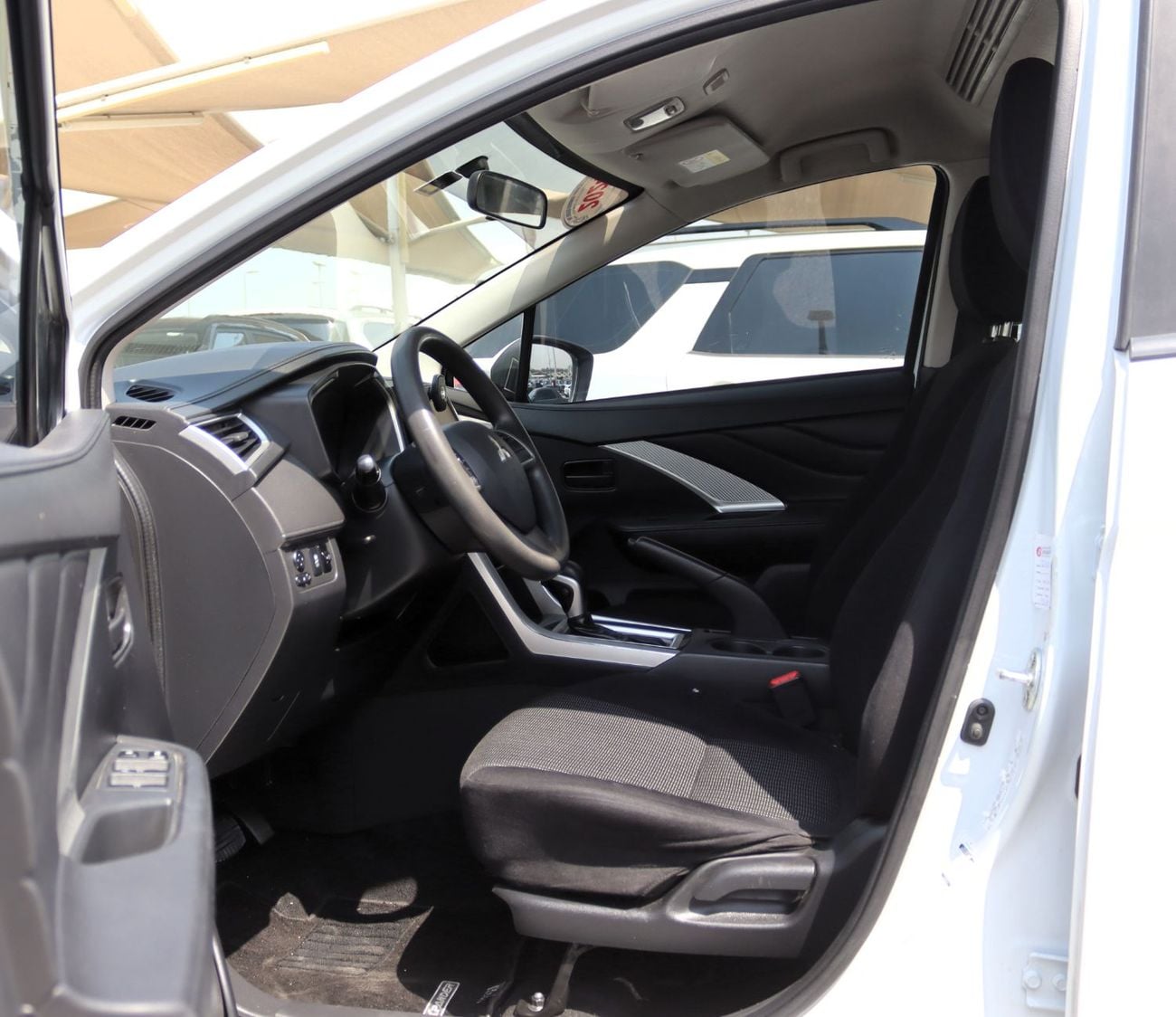 Mitsubishi Xpander MEDIUM LINE ACCIDENTS FREE - GCC - PERFECT CONDITION INSIDE OUT - 7 STR - ENGINE 1500 CC