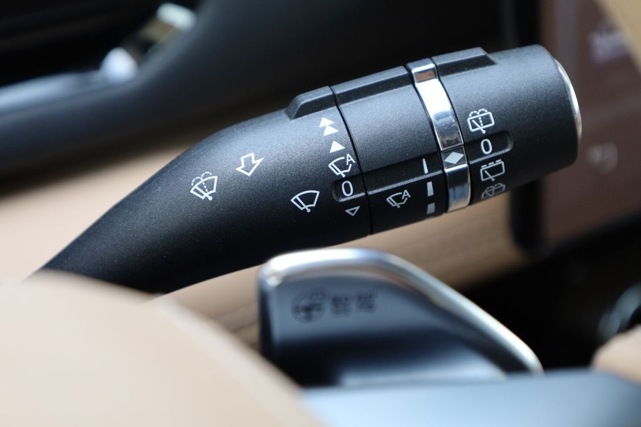 BYD Leopard 8 BYD Leopard 8 Flagship smart  7SEATS 2.0L HYBRID 2025