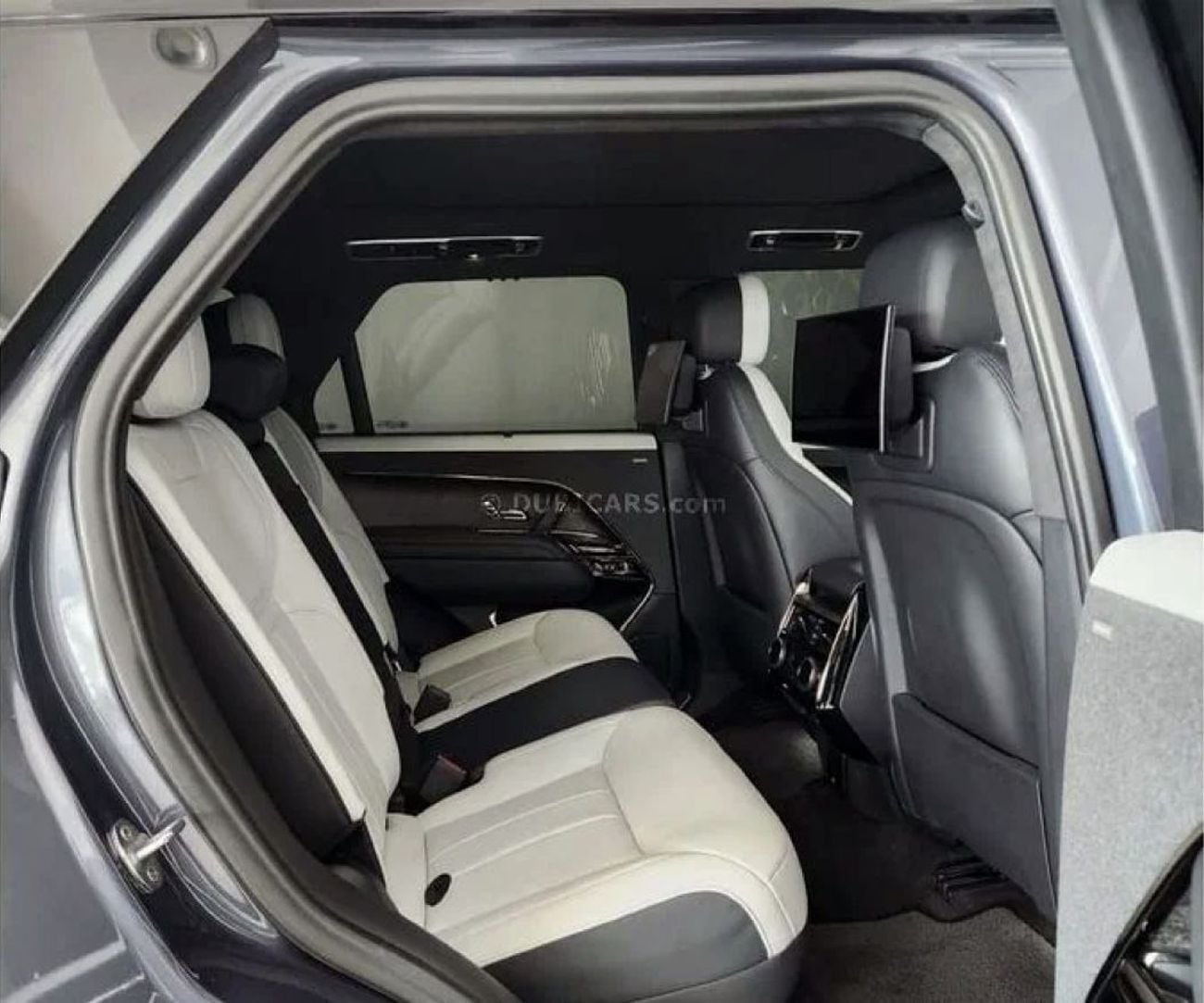 Land Rover Range Rover Sport AUTOBIOGRAPHY P400 FIRST EDITION V8 4.4L-8CYL FULLY AGENCY MAINTAINED UNDER WARRANTY . AL TAYER MOTORS