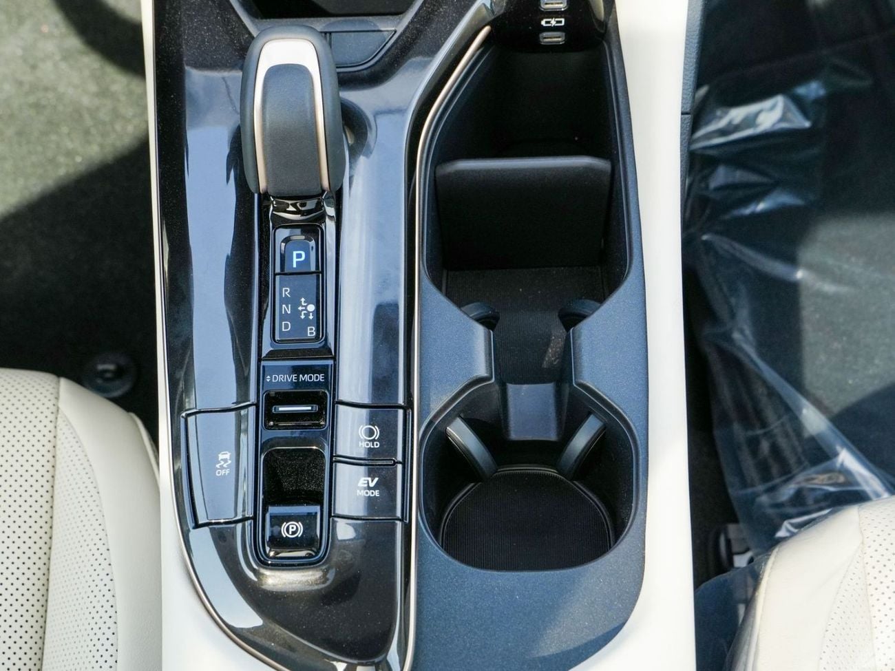 Toyota Crown 2026 TOYOTA CROWN 2.5L PETROL SUNRROOF HYBRID STD GCC BRAND NEW 0KM