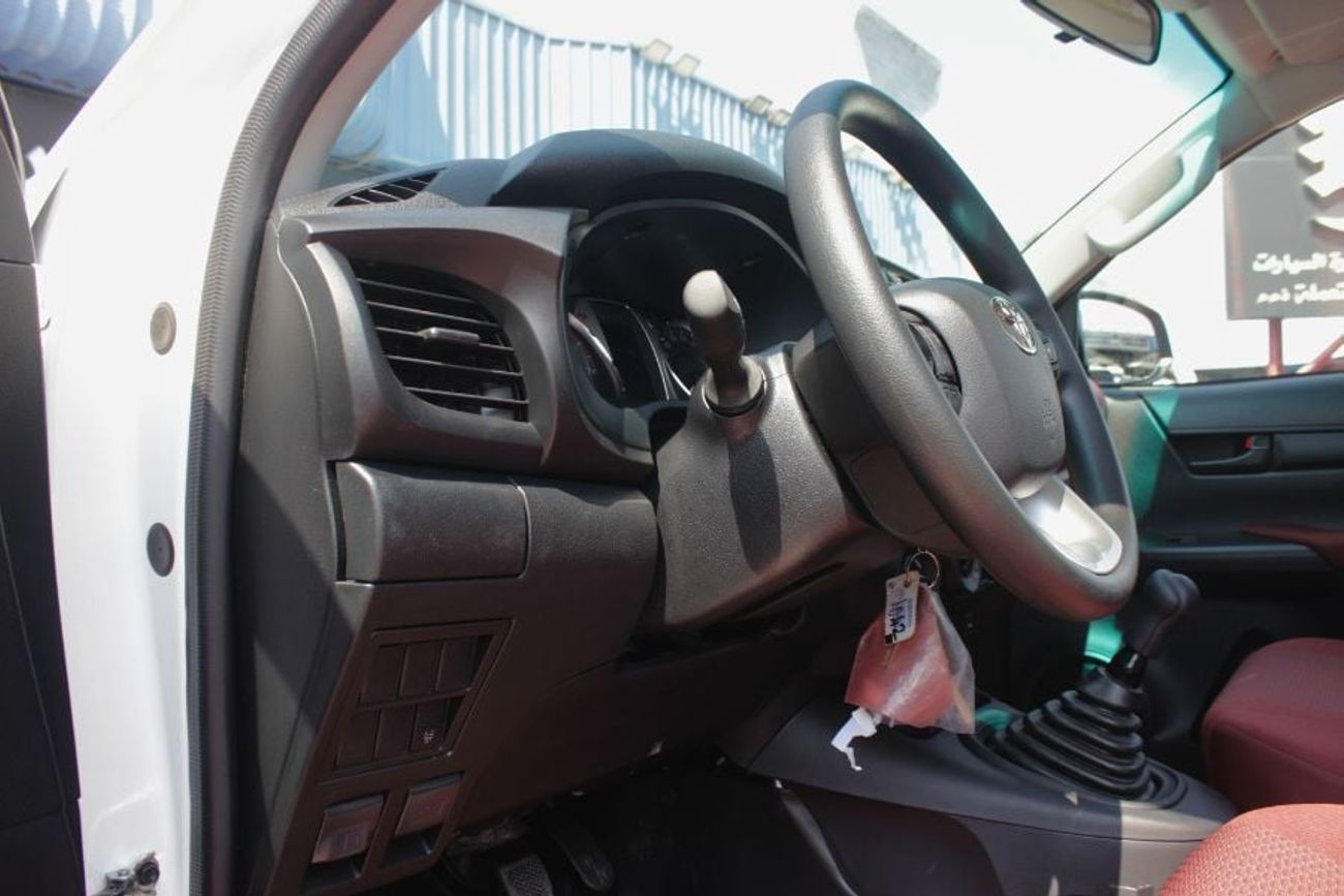 تويوتا هيلوكس GLX 2.7L Single Cab Utility 4WD M/T