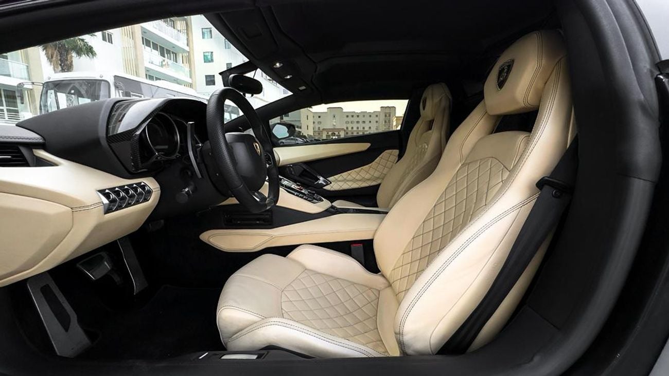 Lamborghini Aventador Roadster GCC Full Service history