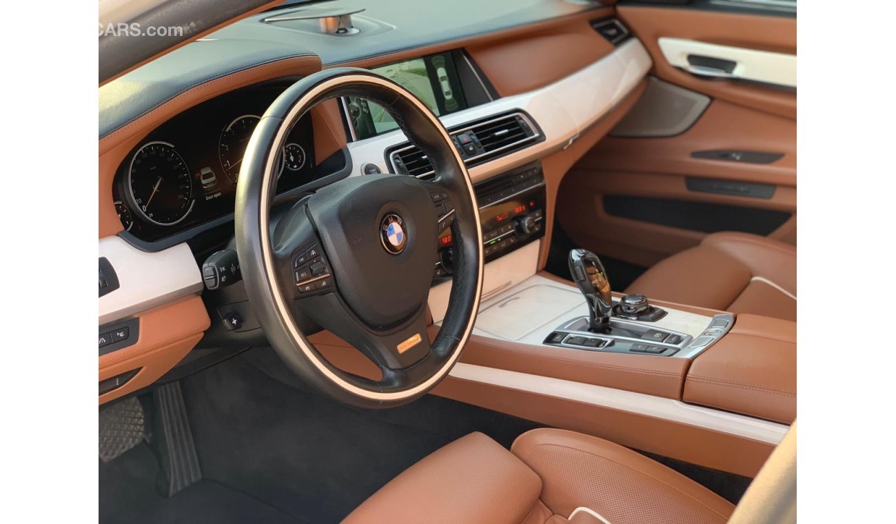 BMW 750Li Li **2013**