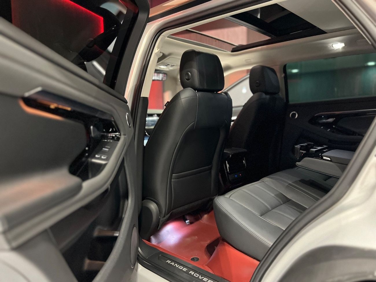 Land Rover Range Rover Evoque P250 SE 2.0L