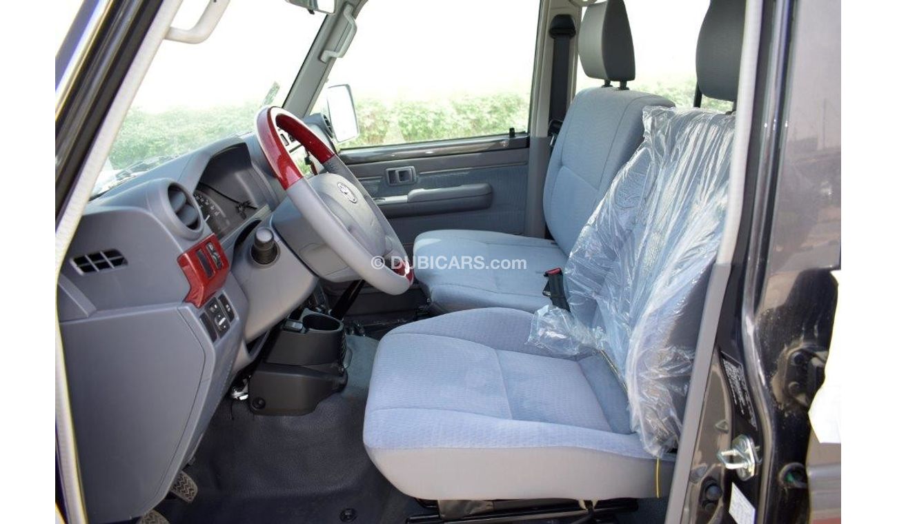 Toyota Land Cruiser Pick Up double cabin Petrol 2019