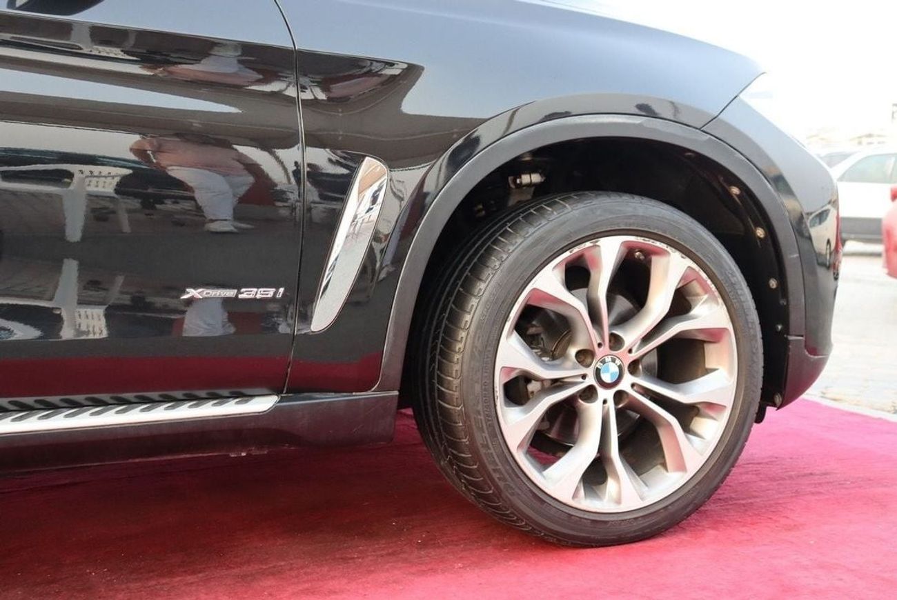 BMW X6 35i Executive 3.0L BMW X6 35i / 2016 / GCC / Free Accident/ Only 85,000KM