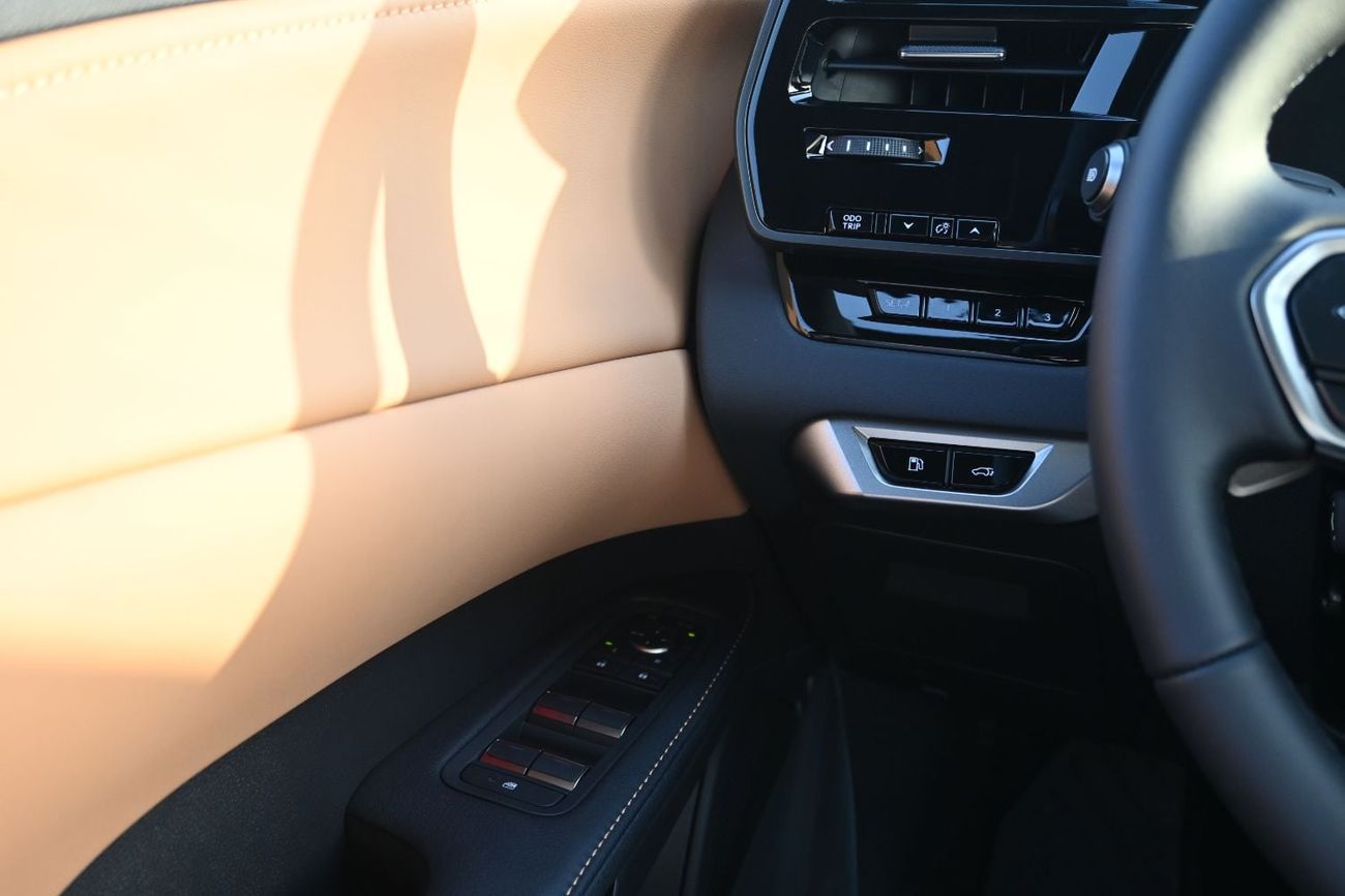 لكزس RX 350h لكزس RX350h الفاخرة موديل 2026، محرك 2.5 لتر هجين، دفع رباعي، اللون أبيض