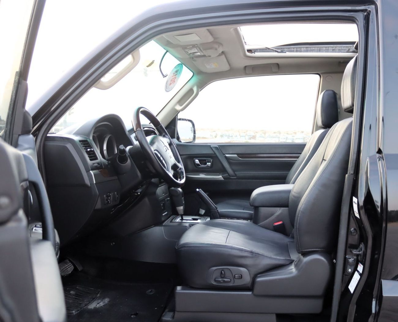 ميتسوبيشي باجيرو GLS Highline 3.8L (189 HP)