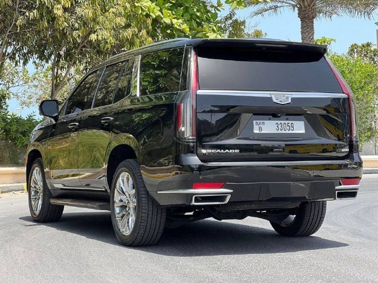 Cadillac Escalade Luxury 6.2L LUXURY PLATINUM 6.2L V8 PTR A/T // 2022 // FULL OPTION WITH RADAR , 360 CAMERA , HEADUP