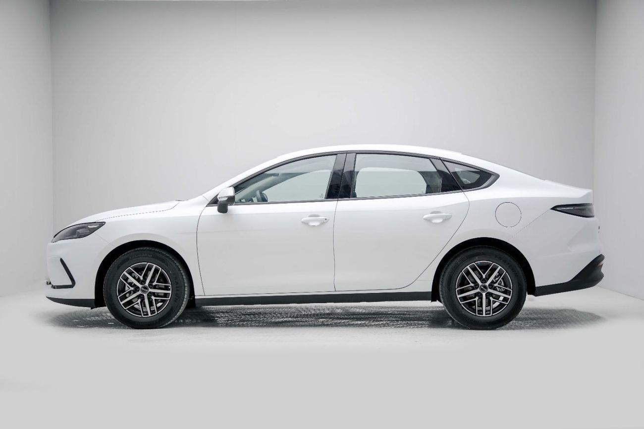 BYD Seal 05 DM-i ID Luxury 1.5L- White Inside Grey | Export Only