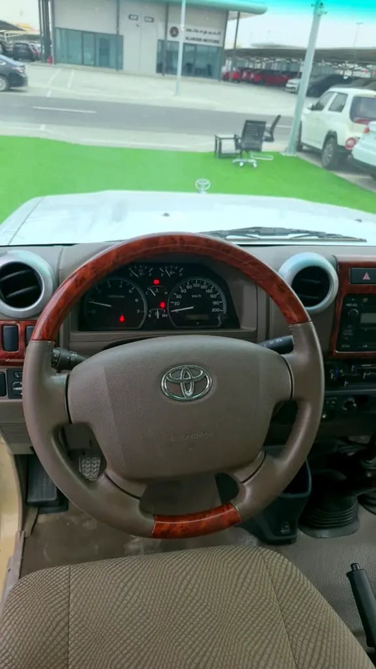 Toyota Land Cruiser 70 LC79 LX LC79 V6 4.0 PATROL 5500 KM