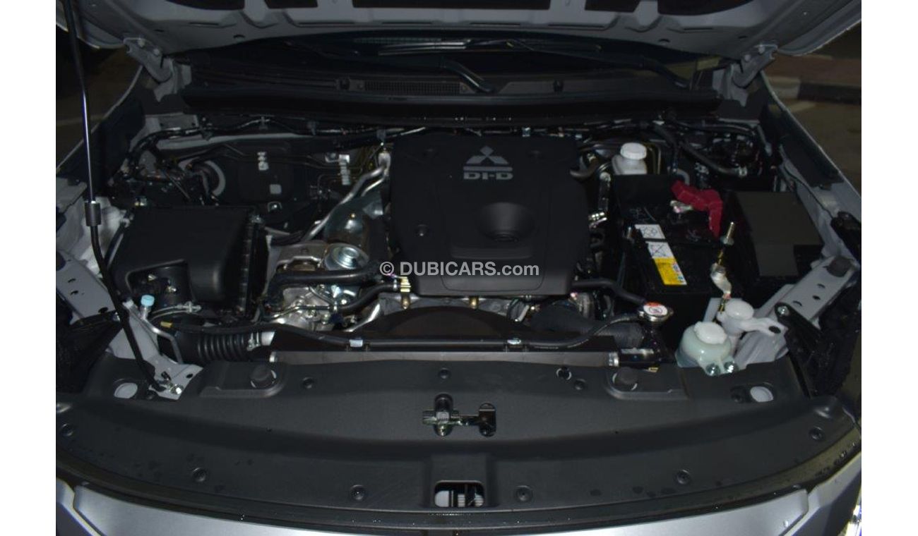 Mitsubishi L200 SPORTERO DOUBLE CAB PICKUP 2.4L DIESEL 4WD AUTOMATIC