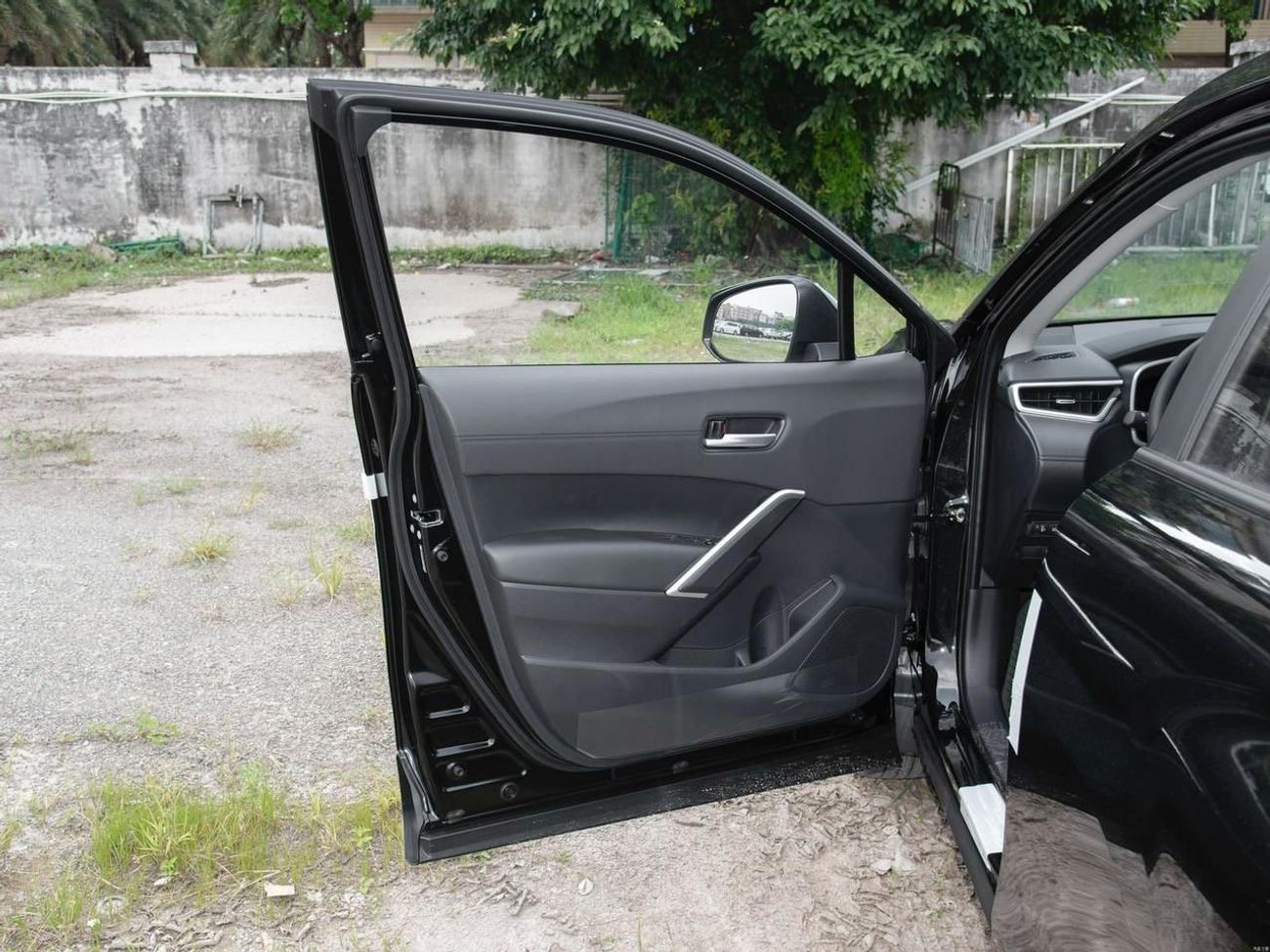 تويوتا فرونتلاندر 2025 TOYOTA FRONTLANDER LUXURY ,2.0L,HYBRID,ELITE,LEAHTER SEAT,DRIVER POWER SEAT,SUNROOF,BACK DOOR P