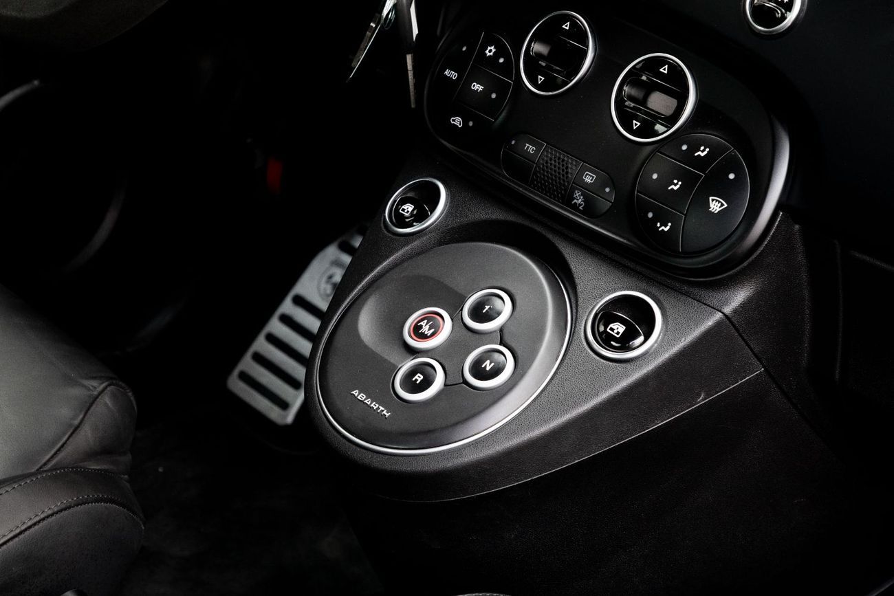 أبارث 695 1,567 P.M | 0% Downpayment | Abarth 695 Turismo Cabrio!