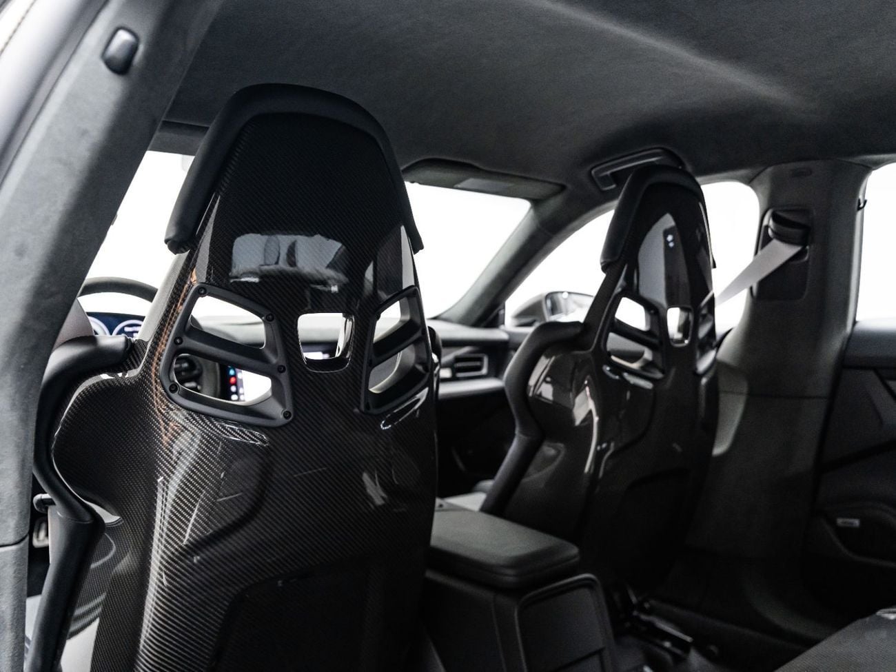 بورش تايكان 2025 Porsche Taycan Turbo GT, 2027 Porsche Warranty, Full Weissach Package, Very Low KMs, GCC