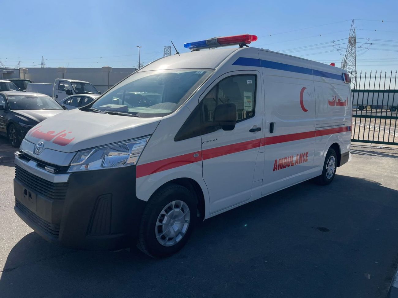 تويوتا هاياس TOYOTA HIACE AMBULACE 3.5 PETROL AUTOMATIC TRANMISSION