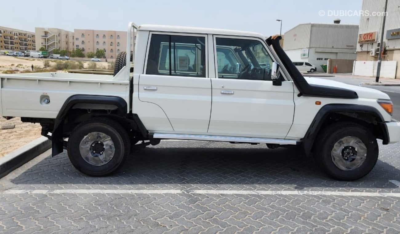 تويوتا لاند كروزر 79 DC Pick Up Full Option V8 4.5L DSL 2023YM
