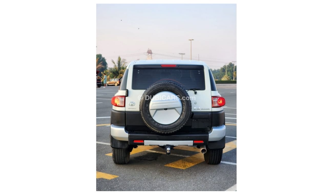 Toyota FJ Cruiser GCC specifications