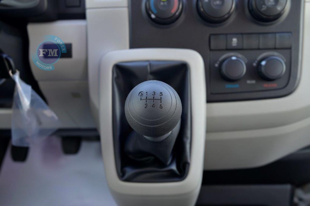 Toyota Hiace V6 3.5L 13 Seater