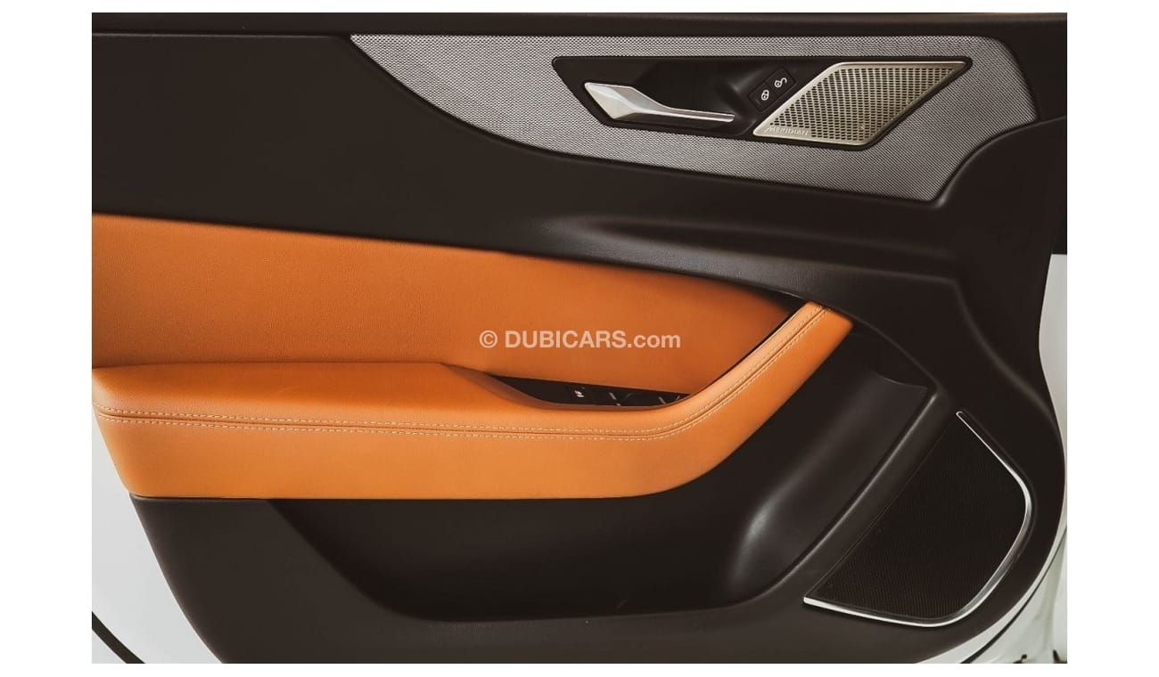 Jaguar XE R-Dynamic SE