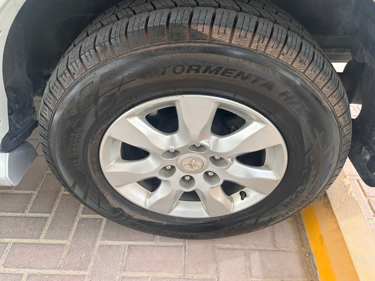 ميتسوبيشي باجيرو Platinum 3.5L