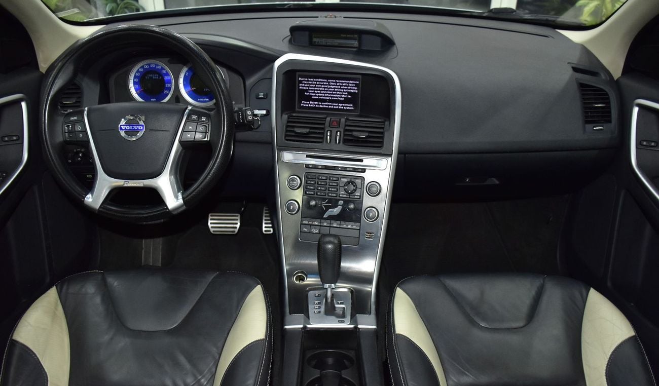 فولفو XC 60 EXCELLENT DEAL for our Volvo T6 AWD R-Design ( 2010 Model ) in Silver Color GCC Specs