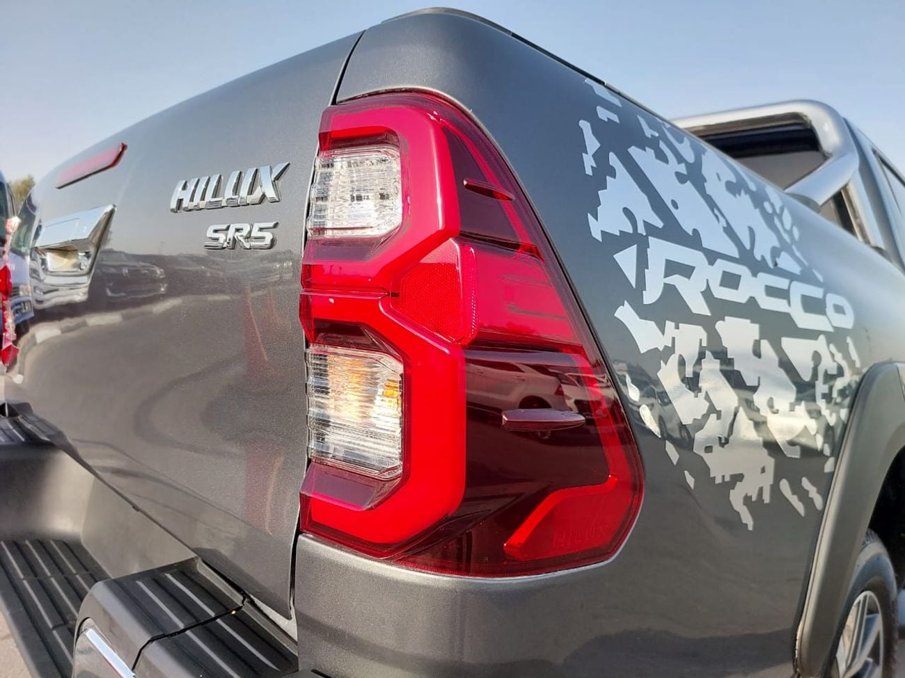 تويوتا هيلوكس TOYOTA HILUX SR5 PICK UP RHD 2017 MODEL 2.8 L DIESEL AUTOMATIC(PM93094)