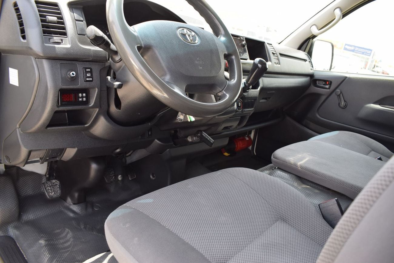 Toyota Hiace GLS -High Roof  Panal Van 2.7L Toyota Hiace GLS -High Roof  Chiller Van 2.7L, model:2021