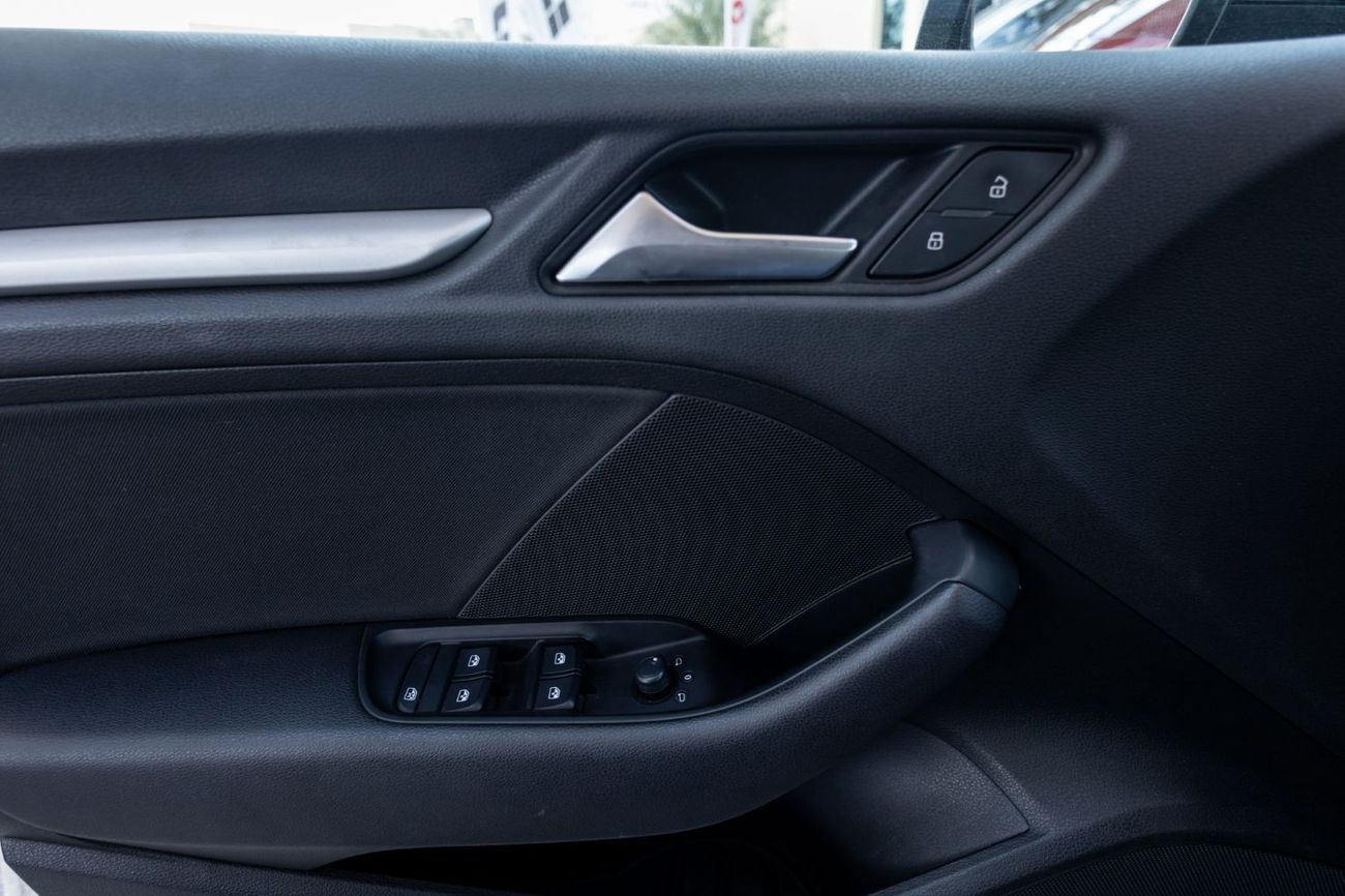 أودي A3 30 TFSI 1.0L