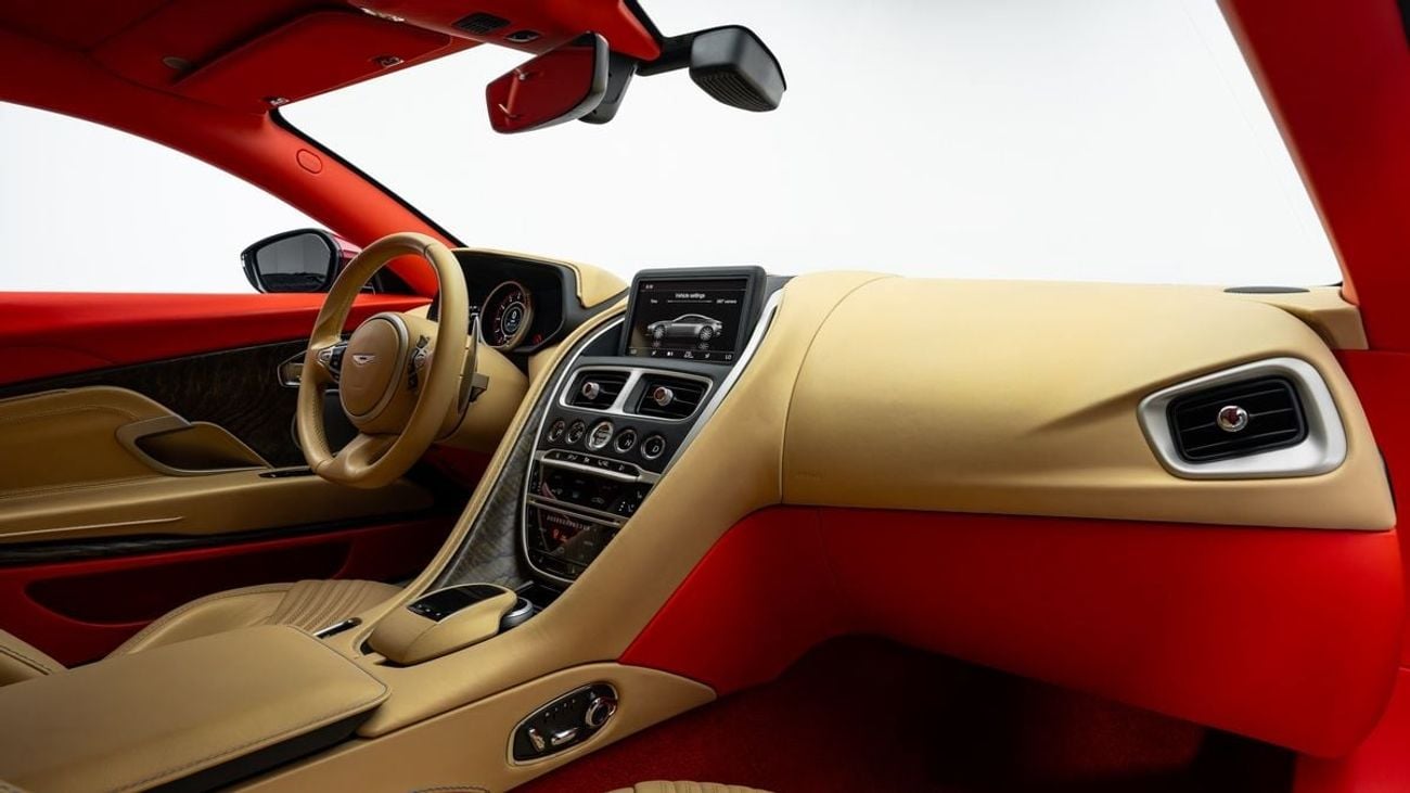 أستون مارتن DB11 V12 - Q Exclusive - 2018 - GCC