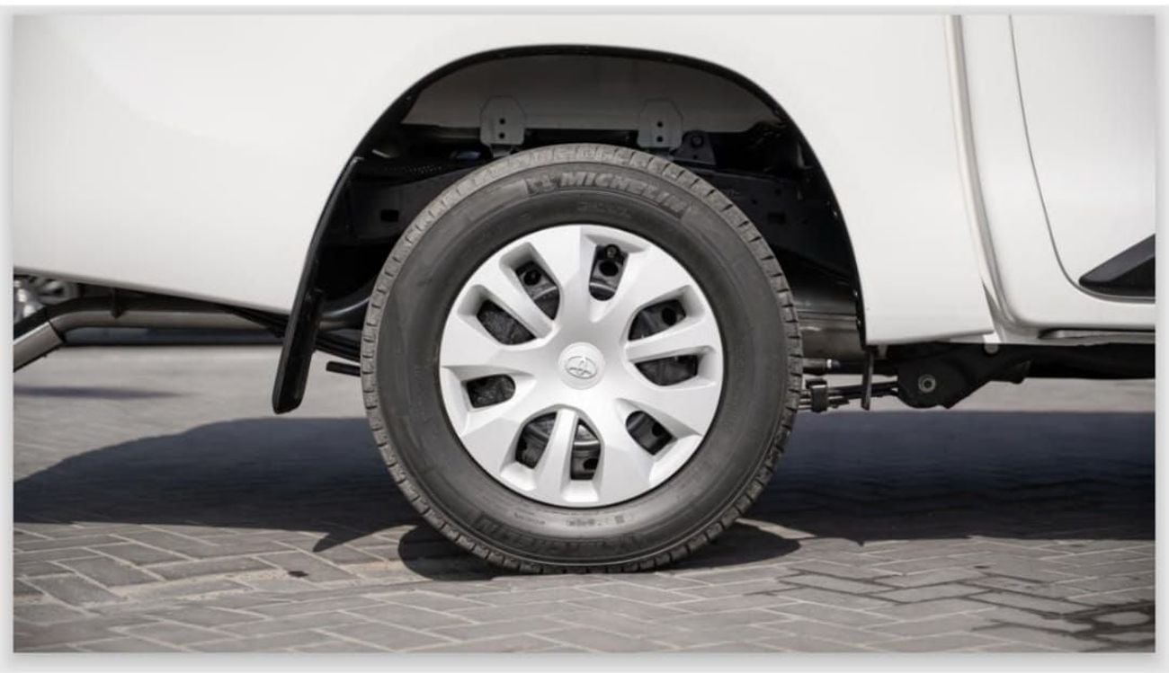 تويوتا هيلوكس HILUX 2.7 DC A/T 4X2, 2025 WHITE INSIDE MAROON