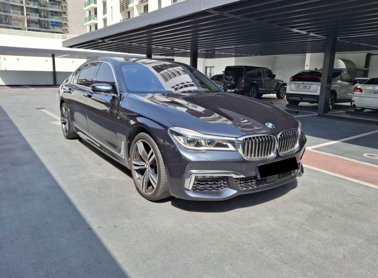 بي أم دبليو 750Li M Sport
