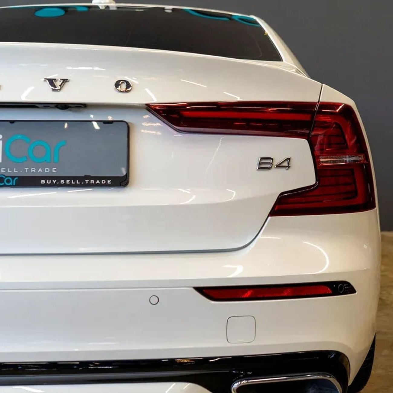 Volvo S60 B4 R Design 2.0L AED 1,819 pm • 0% Downpayment • S60 R-Design • Agency Warranty