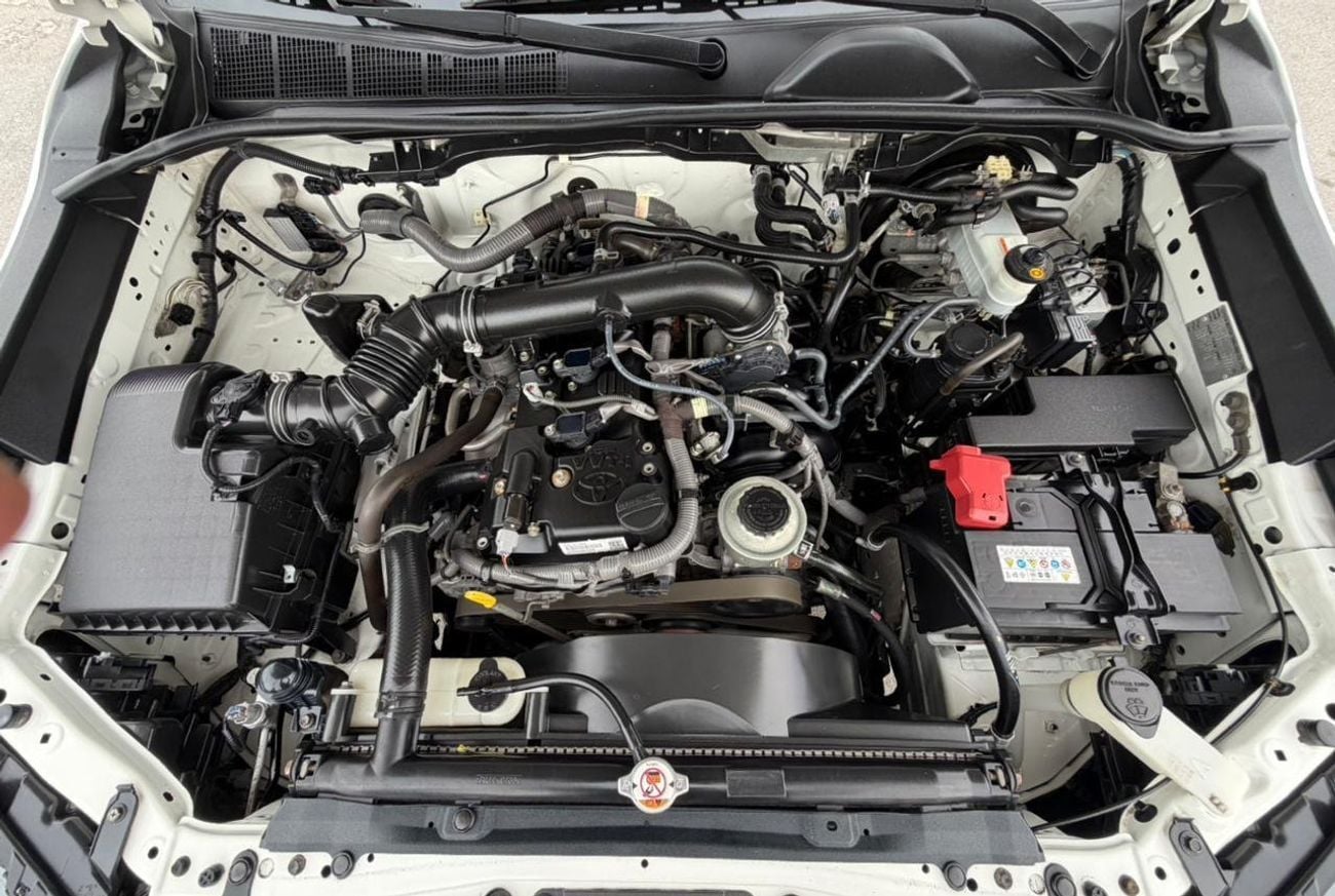 تويوتا هيلوكس ADVENTURE GLX 2.7L Double Cab Utility 4WD A/T