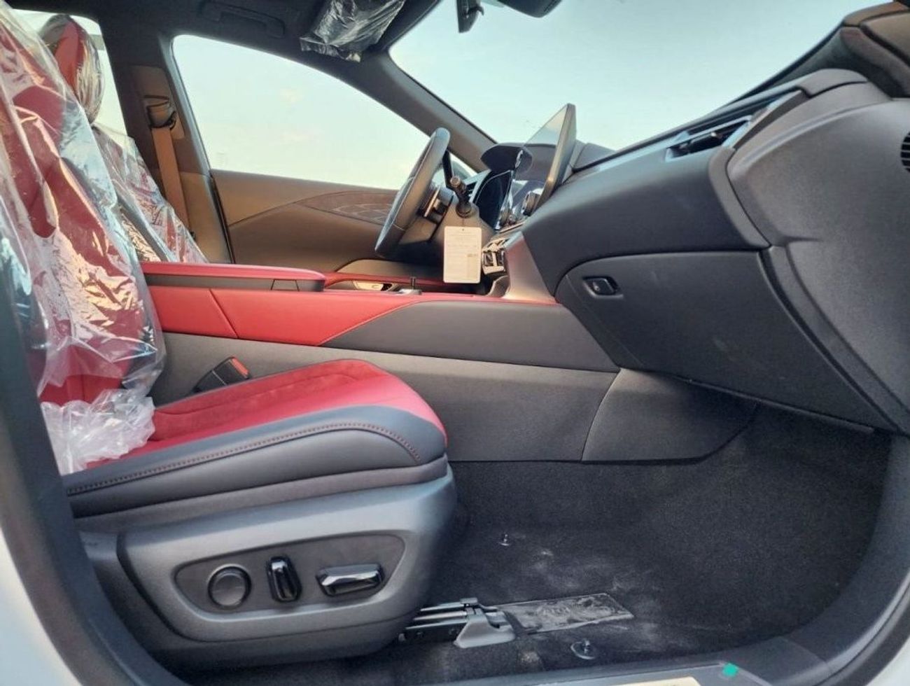 لكزس RX 500h لكزس RX500h F-Sport 2.4 لتر هايبرد ، CUV ، دفع رباعي ، 5 أبواب الميزات: 360 كاميرا ، رادار ، مثبت ال