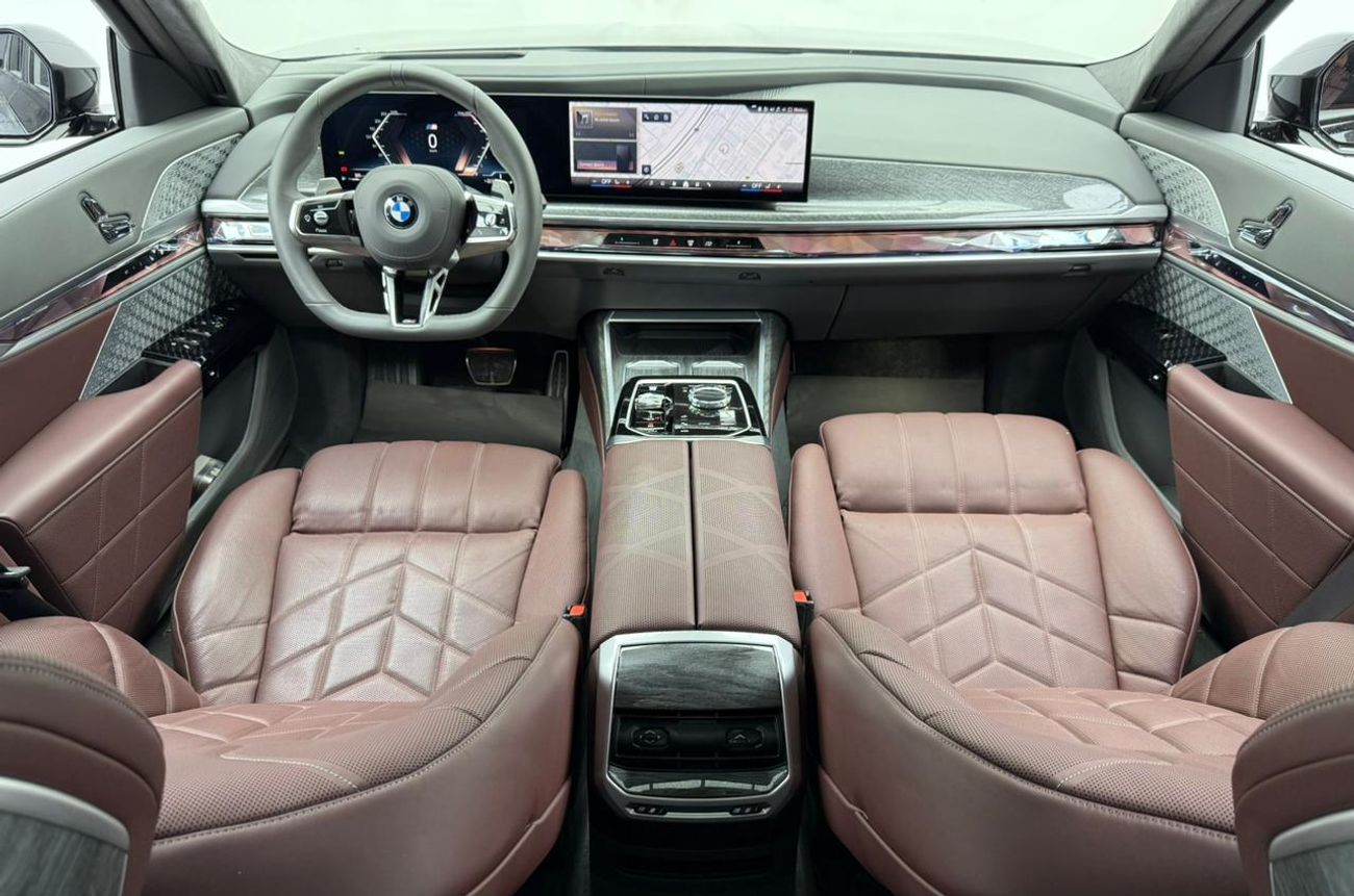 BMW 760i 2025 BMW 760i xDrive ,AGMC Warranty ,Service Contract ,Full Agency Service History ,Excellent Condit