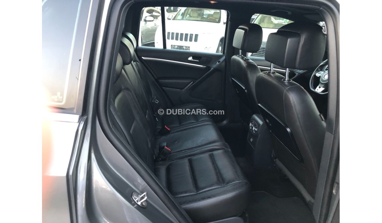 Volkswagen Tiguan Volex wagan TIGUN MODEL 2014 GCC car prefect condition full option panoramic roof leather seats back