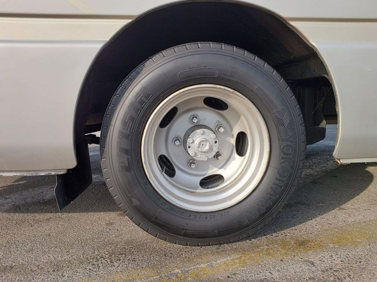 إيسوزو جرنی (RAMADAN OFFER) ISUZU JOURNEY BUS RHD 2002 MODEL 4.2 L DIESEL AUTOMATIC(PM05059)