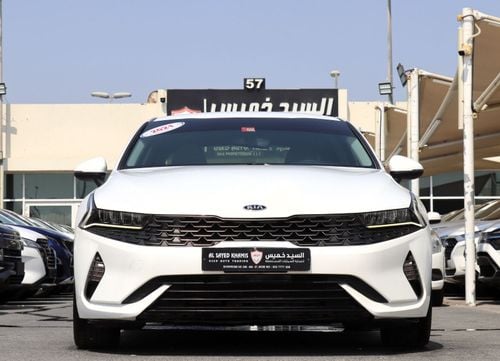 Kia K5 LX ACCIDENTS FREE - GCC - ENGINE 2000 CC - PERFECT CONDITION INSIDE OUT