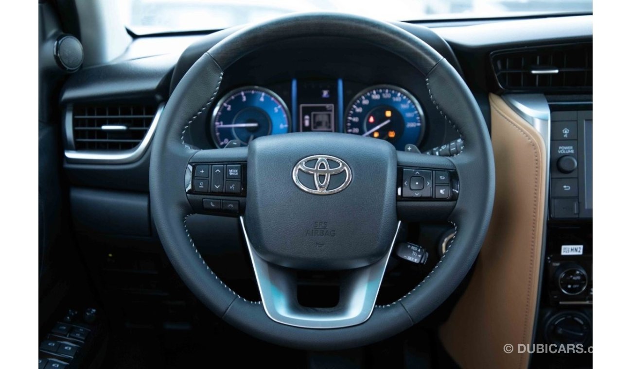 Toyota Fortuner 2023 Toyota Fortuner 4X4 2.4 17'I AL - Black inside Chamois