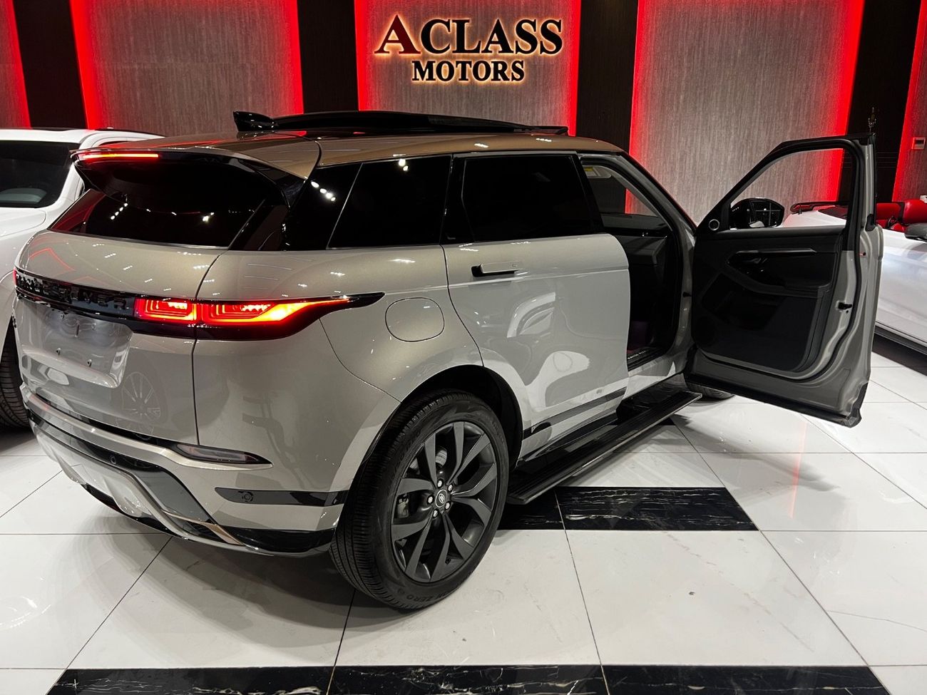 Land Rover Range Rover Evoque P250 SE 2.0L