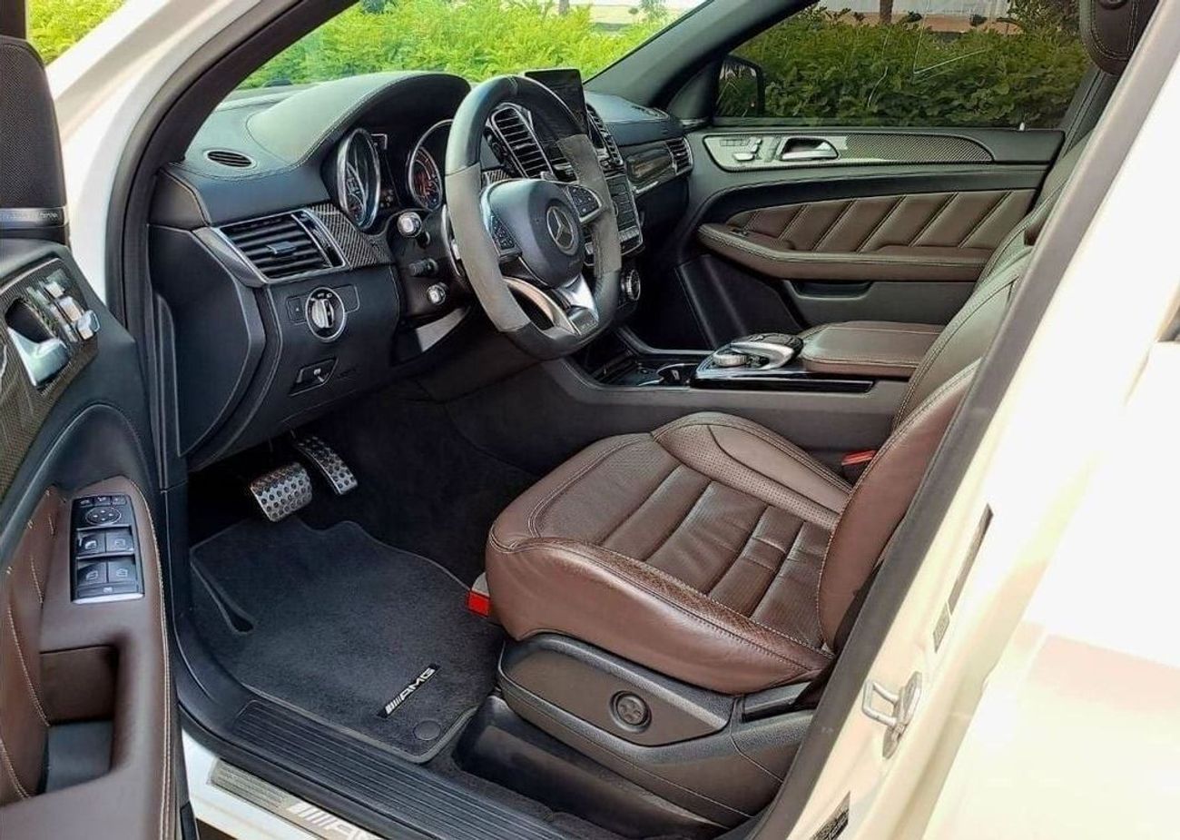 Mercedes-Benz GLE 63 S AMG MERCEDES BENZ GLE 63 S AMG | 2016 MODEL | GCC (2650X48 MONTHLY)